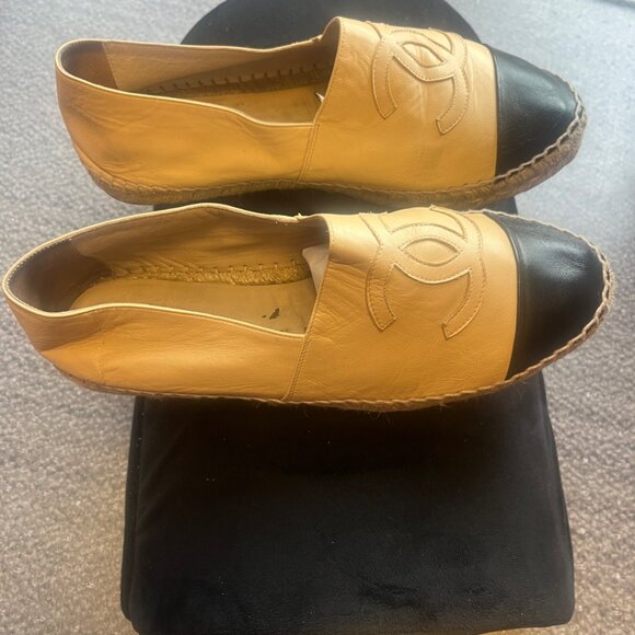 Chanel- CC Capped toe Leather Espadrille - Size 42 - Picture 6 of 7